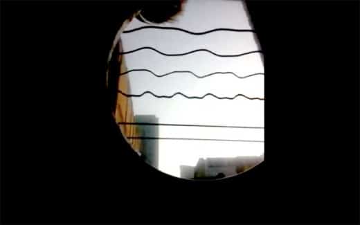 iPhone Kamera erzeugt interessanten Effekt bei schwingenden Saiten