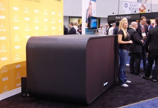 Behringer iNuke Boom: Das lauteste iPhone-Dock der Welt [CES2012]