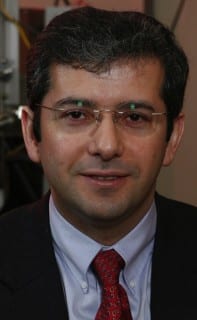 LiquidMetal Erfinder Dr. Atakan Peker: Legierung noch nicht bereit fürs iPhone 5