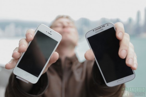 iPhone 5 vs. Galaxy S4: Sturztest der Kontrahenten